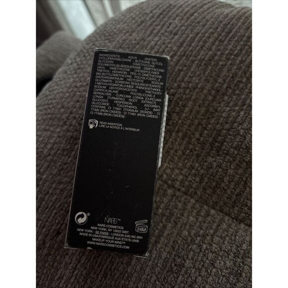 NEW Nars / Sheer Glow Foundation Benares 1.0 oz. - Picture 4 of 6